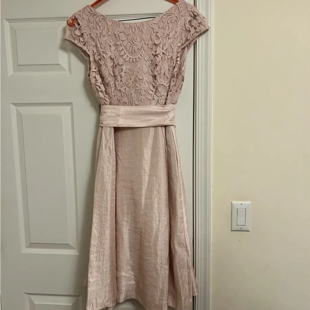 adrianna papell dress size 12. Condition is Pre-owned.